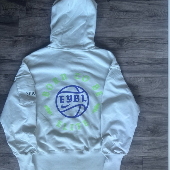 Nike Cream Hoodie with Silver Zipper - Picture 15 of 16